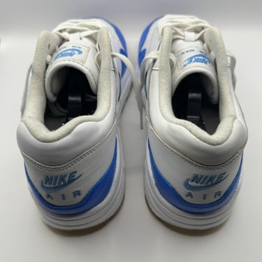 KicksReboot did a deep renovation of Nike Air Max 1 Jewel, repainting the upper and midsole, photo taken after the process