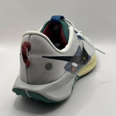 KicksReboot carried out a deep cleaning of Nike Pegasus Trail, photo taken before the process