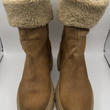 KicksReboot did a deep cleaning of Tommy Hilfiger suede shoes, photo taken after the process