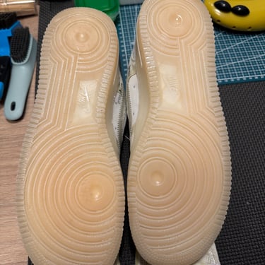 KicksReboot performed a renovation very rare Nike Air Force 1 Off-White The Ten shoes, photo taken during the process
