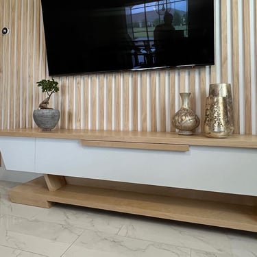 Picture of entertainment center created by White and Wood Custom Carpentry in Orlando Florida