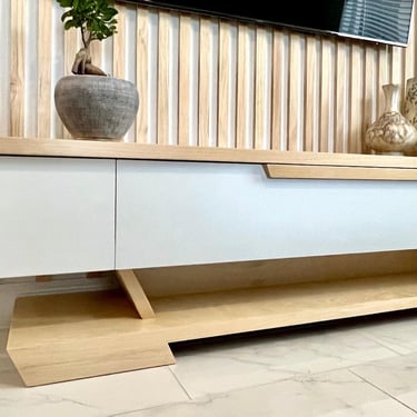 Picture of entertainment center created by White and Wood Custom Carpentry in Orlando Florida