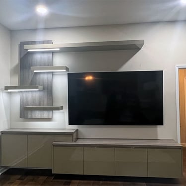 Picture of entertainment center created by White and Wood Custom Carpentry in Orlando Florida