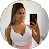imagem de perfil de uma mulher usando cropped branco