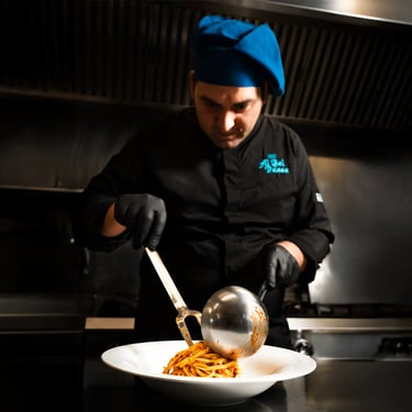 chef Vito Amodio impiatta il tagliolino allo scampone