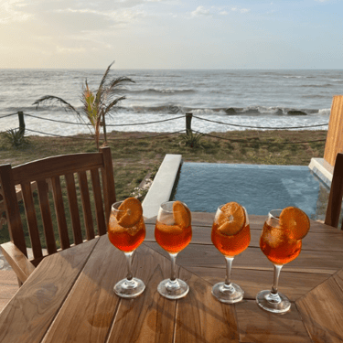 alt="Cabaña con hidromasaje privado frente al mar en Dibulla"