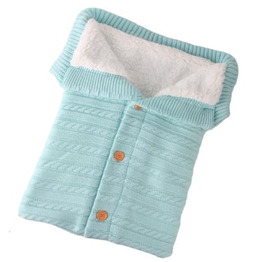Baby sleeping bag with knitted fabric shell and fleece lining
