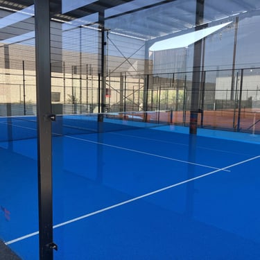 vitres terrain paddle tennis par l as des carreaux