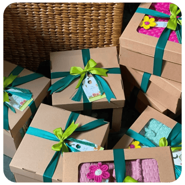 Hampers souvenir tas anyaman plastik handmade dengan box eksklusif dari Craftvitas Indonesia