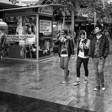 Disrepectful teens in city mall
