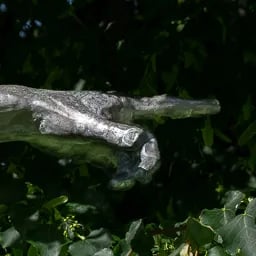 Close up on the left hand of Bánk, the viceroy.
