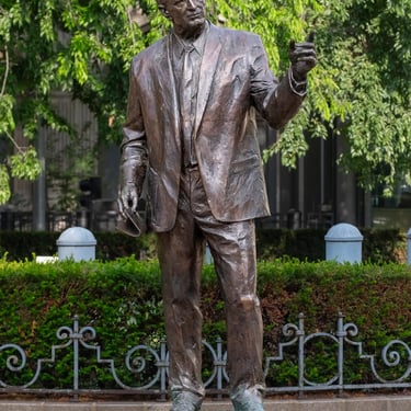 Full front view of the George H. W. Bush statue in Budapest, marking his diplomatic role.