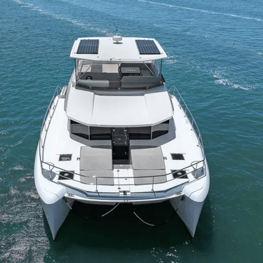 Gentoo yacht charter