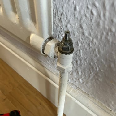 old style union radiator valve