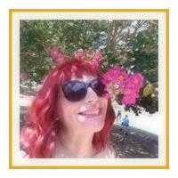 Mara Elizari author portrait