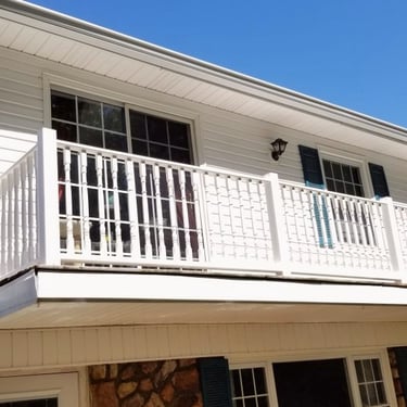 House wash in Rogersville, Tn 37857 near me by Bobs Pressure Washing LLC in Bulls Gap, Tn 37711 1