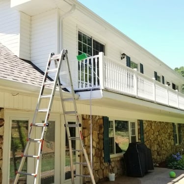 House wash in Rogersville, Tn 37857 near me by Bobs Pressure Washing LLC in Bulls Gap, Tn 37711 17