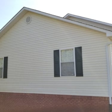 House wash in Russellville, Tn 37860 near me by Bobs Pressure Washing LLC in Bulls Gap, Tn 37711 34