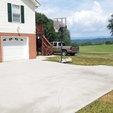 Concrete Driveway cleaning in Russellville, Tn 37860 near me by Bobs Pressure Washing LLC in Bulls Gap, Tn 37711 5