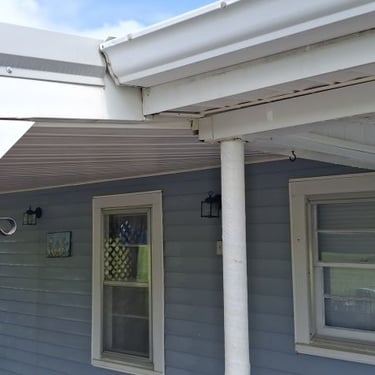 Vinyl house wash in Mooresburg, Tn 37811 by Bobs Pressure Washing services 24