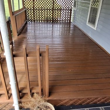 Vinyl house wash in Mooresburg, Tn 37811 by Bobs Pressure Washing services 23