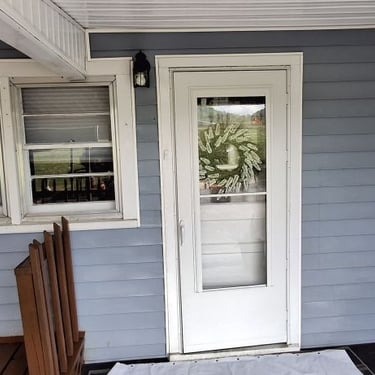 Vinyl house wash in Mooresburg, Tn 37811 by Bobs Pressure Washing services 21