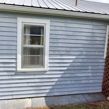 Vinyl house wash in Mooresburg, Tn 37811 by Bobs Pressure Washing services 15