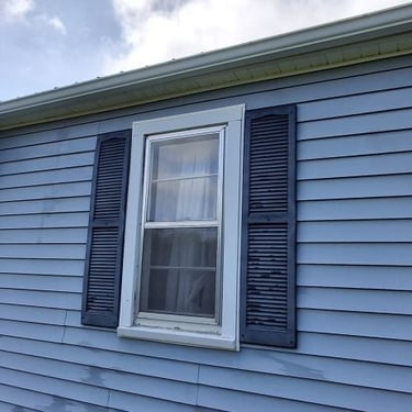 Vinyl house wash in Mooresburg, Tn 37811 by Bobs Pressure Washing services 10