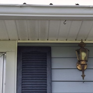 Vinyl house wash in Mooresburg, Tn 37811 by Bobs Pressure Washing services 7