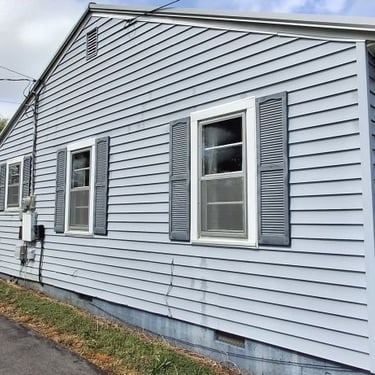 Vinyl house wash in Mooresburg, Tn 37811 by Bobs Pressure Washing services 3