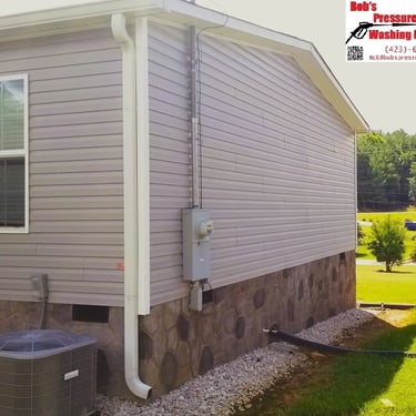 Mobile home House wash in Rogersville, Tn 37857 near me by Bobs Pressure Washing LLC in Bulls Gap, Tn 37711 12