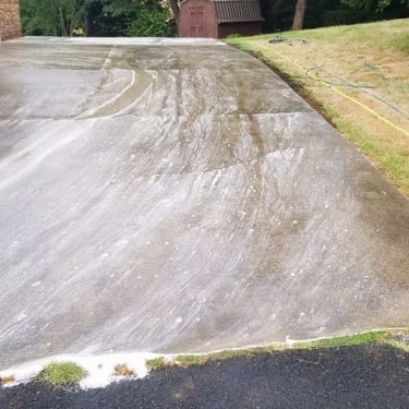 Concrete driveway cleaning in Rogersville, Tn 37857 near me by Bobs Pressure Washing LLC in Bulls Gap, Tn 37711 4