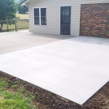 Concrete driveway cleaning in Rogersville, Tn 37857 near me by Bobs Pressure Washing LLC in Bulls Gap, Tn 37711 9