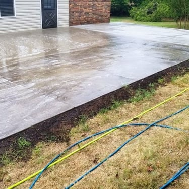 Concrete driveway cleaning in Rogersville, Tn 37857 near me by Bobs Pressure Washing LLC in Bulls Gap, Tn 37711 7