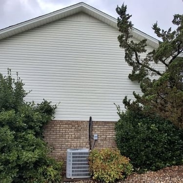 House wash in Russellville, Tn 37860 near me by Bobs Pressure Washing LLC in Bulls Gap, Tn 37711 25