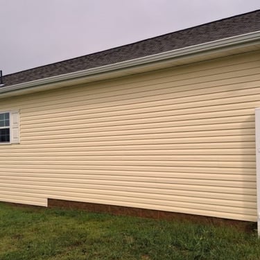 House wash in Whitesburg, Tn 37891 near me by Bobs Pressure Washing LLC in Bulls Gap, Tn 37711 24