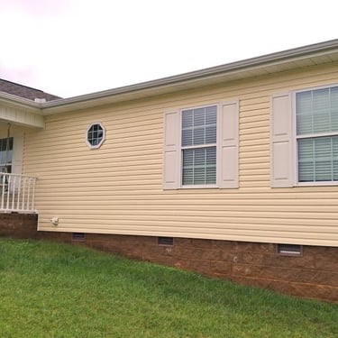 House wash in Whitesburg, Tn 37891 near me by Bobs Pressure Washing LLC in Bulls Gap, Tn 37711 32