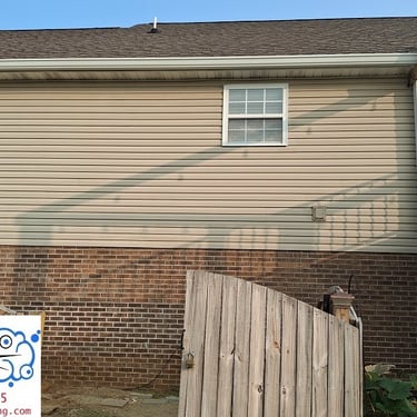 House wash in Russellville, Tn 37860 near me by Bobs Pressure Washing LLC in Bulls Gap, Tn 37711 37