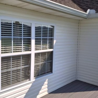 House wash in Russellville, Tn 37860 near me by Bobs Pressure Washing LLC in Bulls Gap, Tn 37711 1