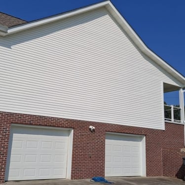 House wash in Russellville, Tn 37860 near me by Bobs Pressure Washing LLC in Bulls Gap, Tn 37711 11