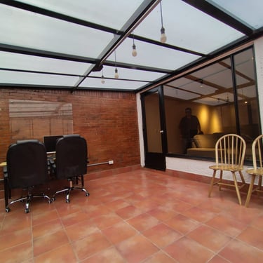 Patio privado / Private patio ideal para mascotas o estudio