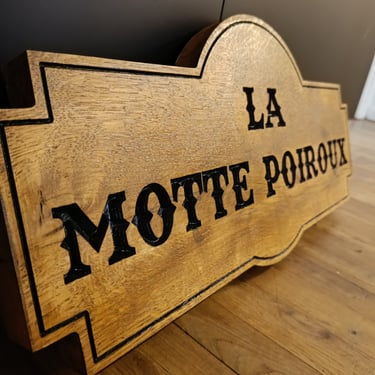 plaque signalétique sur mesure bois