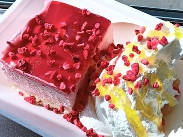 Raspberry & Lemon cheesecake with ice cream from ZAKS Pud Pod