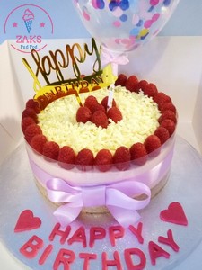 A raspberry & white chocolate birthday cheesecake from ZAKS Pud Pod