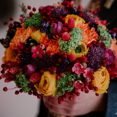 Bouquet de la mariée aux couleurs printannières