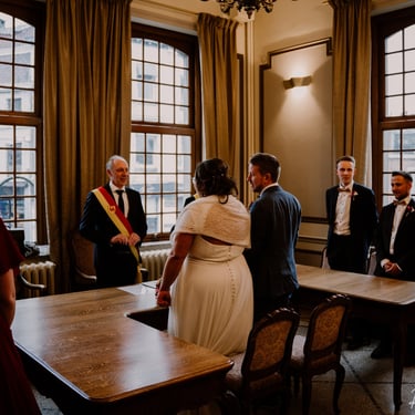 Les mariés dans la maison communale d'Herve