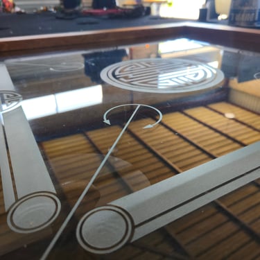 détail verre sablé carrom par BLmiroiterie Aniane