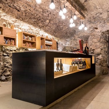 Cantina in pietra del Crotto Ubiali a Chiavenna