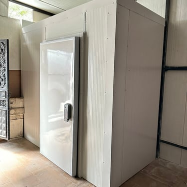 Cold room door and panels - أبواب وألواح غرف التبريد