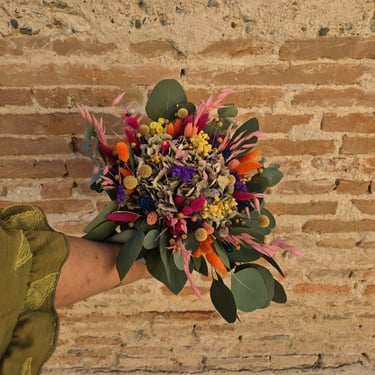 Bouquet de fleurs séchées multicolores, réalisé par l'Ensorce'Fleurs